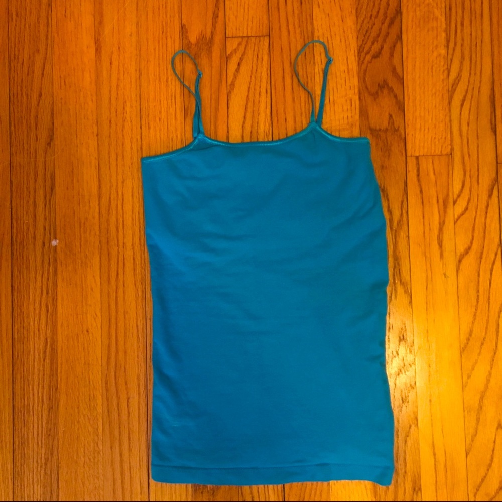 Beautiful blue tank top!!💙🤩